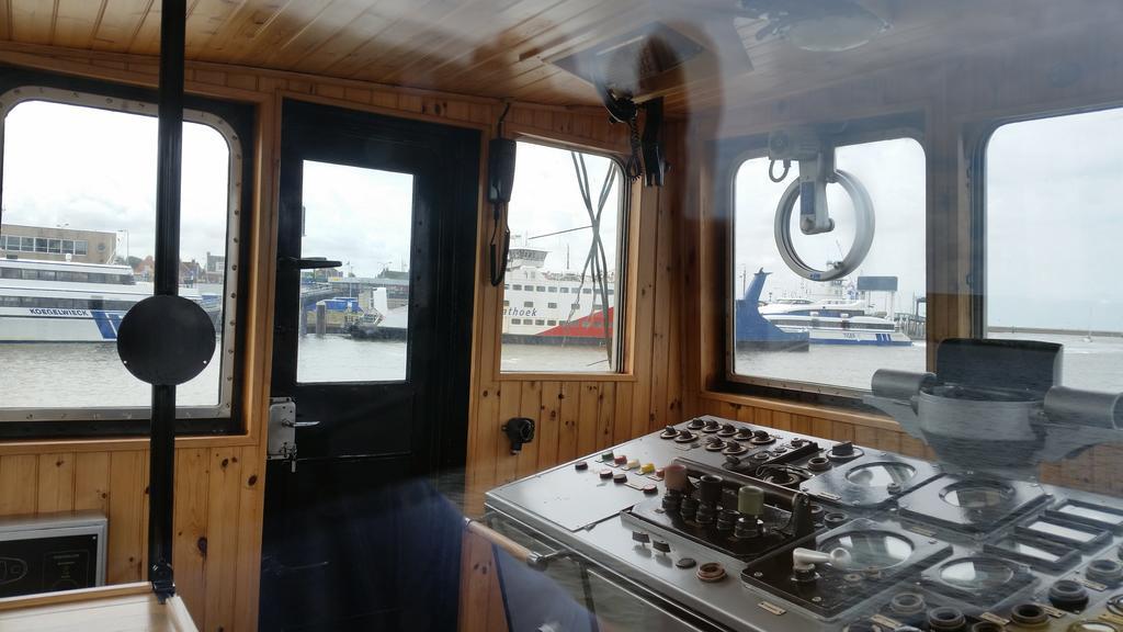 Historic Boat Langenort Hotel Harlingen Exterior foto